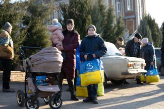 Anhelina* was glad to receive food from Samaritan’s Purse at a distribution in eastern Ukraine this winter.